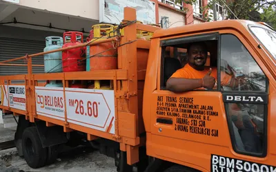 From the telecommunications industry to gas delivery business
