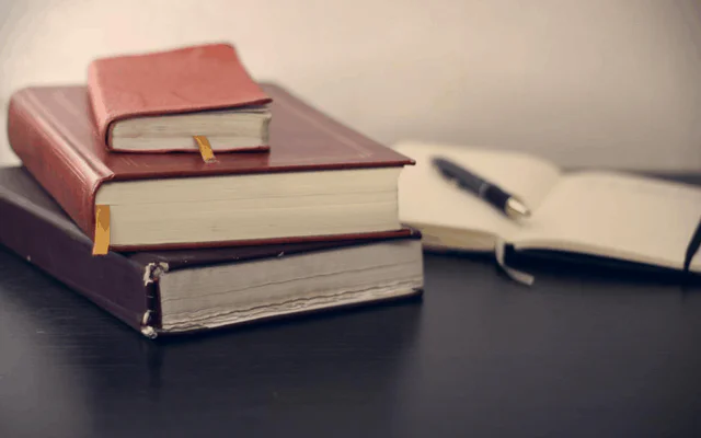 How much do you pay a company secretary in Malaysia?